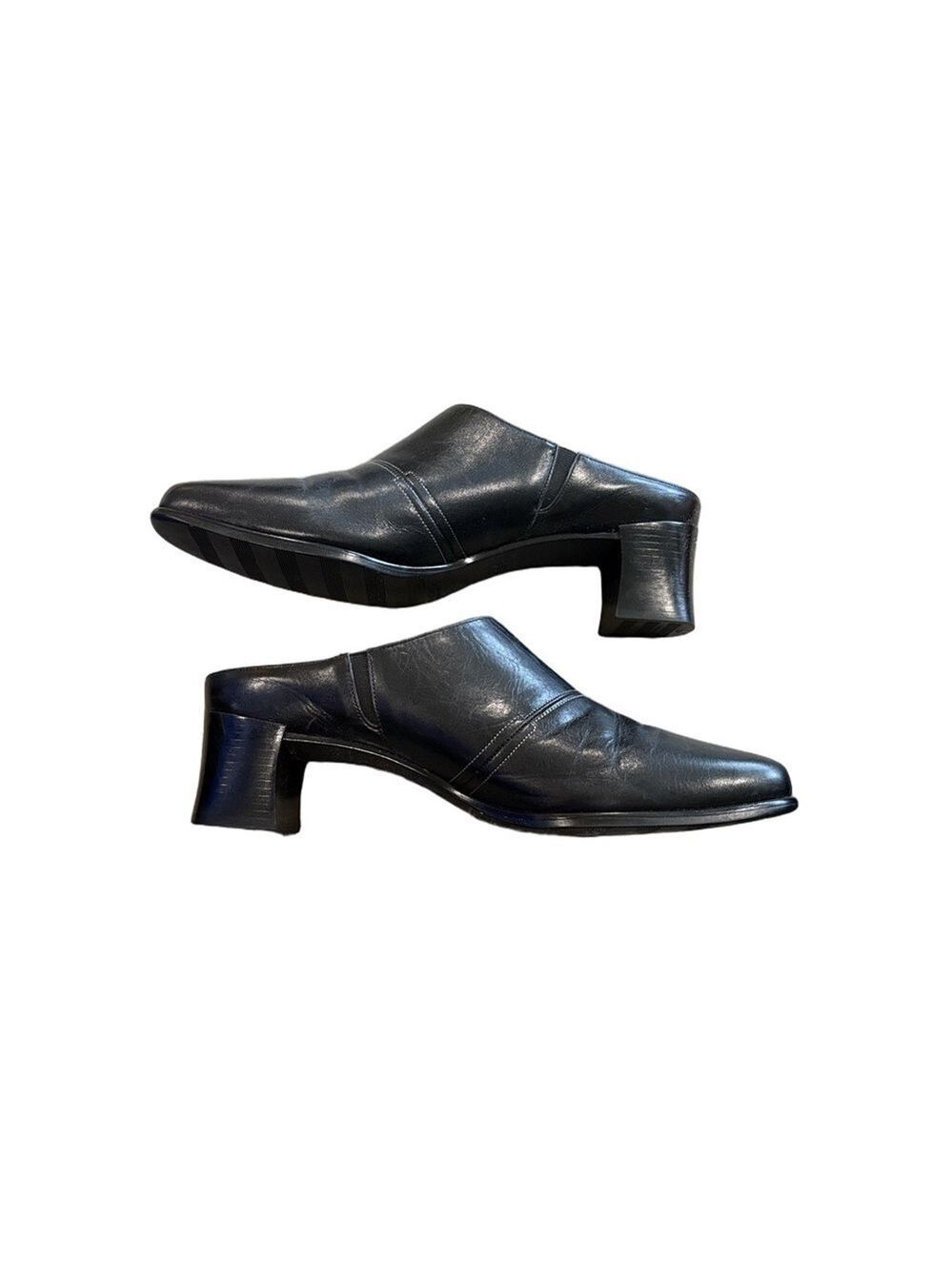 Munro American Sz 10N black mules. Block heel comfort square toe made in USA